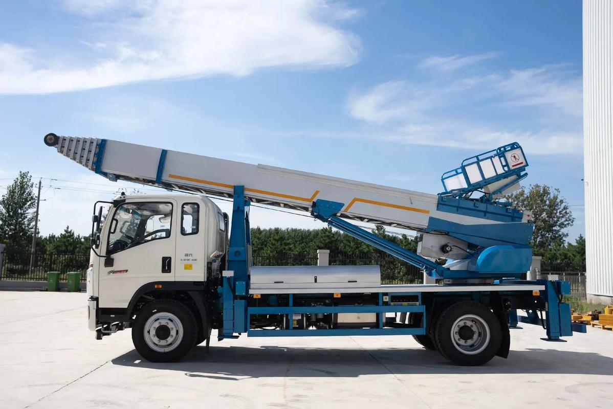 岳西县云梯上料车租赁费用