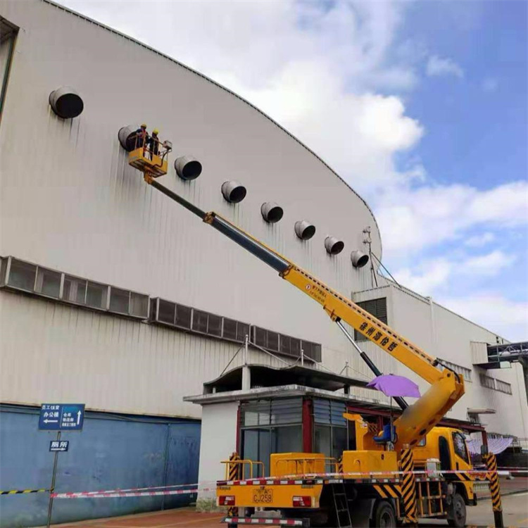 岳西县高空作业车出租服务：专业广告牌安装解决方案